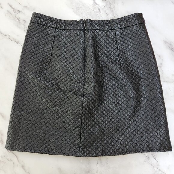 Topshop Faux Leather Quilted Black Mini Skirt 100% Viscose Women's 4 - Picture 3 of 7
